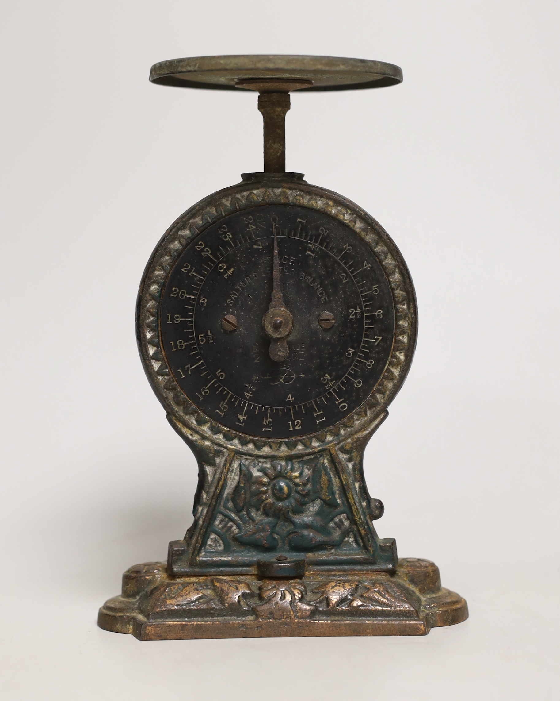 A set of Victorian letter scales, 18cm high